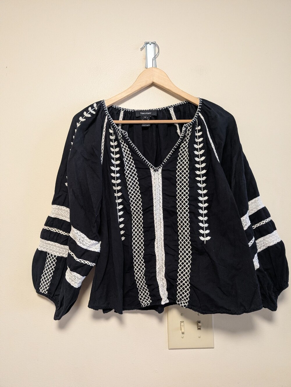 Karen Kane Black Boho Embroidered Peasant Blouse Size M Cotton Linen Lace